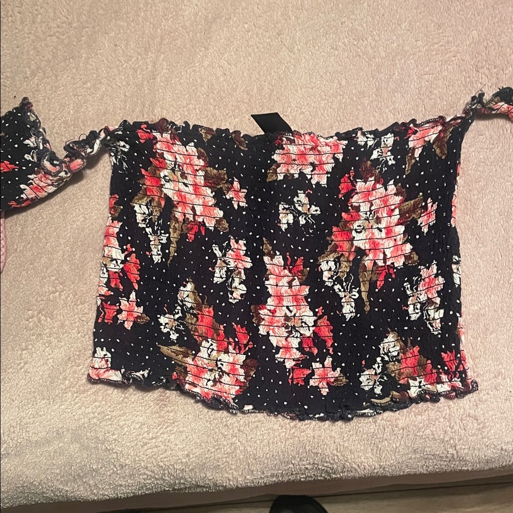 Hot Kiss Black Floral Crop Top
